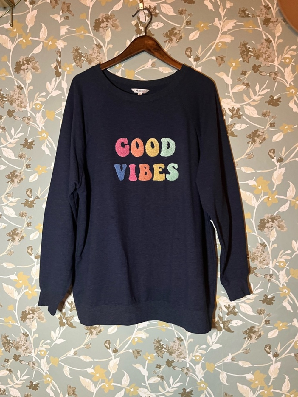 WildFox Sweater Good Vibes Size L